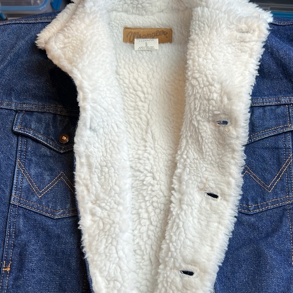 Wrangler Sherpa Lined Jean Jacket Blue Denim Chore Barn Coat SZ L New - Picture 12 of 15